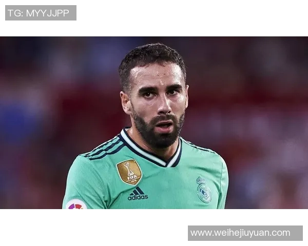 足球明星妻子的独特球服设计展现时尚与运动的完美结合