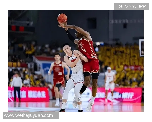 2020年CBA季后赛广东队与广厦队激战回顾与精彩瞬间分析